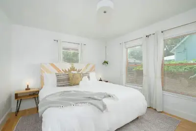 Image de Cheerful 2-Bdrm/2. 5 Bathroom Home Near Dwtn & Uf