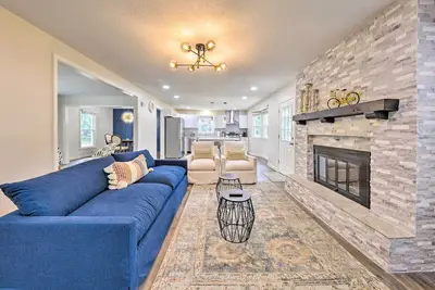 Image de Beautiful-Clean-Modern-Convenient-Accessible Home