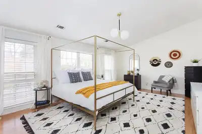 Image de Historic Candler Park 3br/2ba Bungalow Beauty