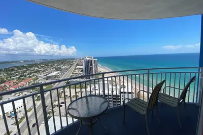 Image de Stunning Views from 2br/2ba 24th floor furnished condo