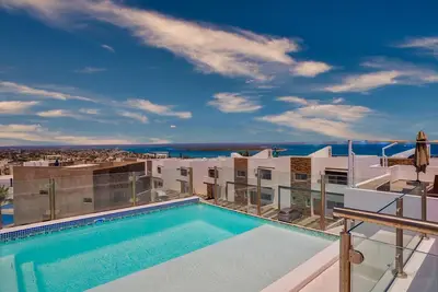 Image de Perfect Family home w\/rooftop pool and ocean views