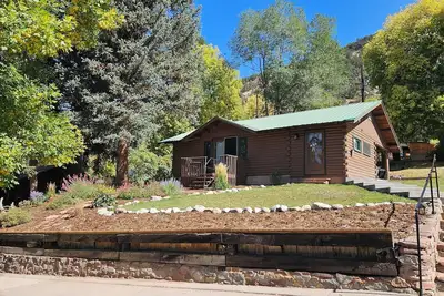 Image de Log Cabin in the Mountains - Trout fishing, skiing & hiking right out your door!