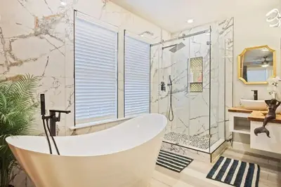 Image de Luxury Beach House Adventure District | Ou Medical