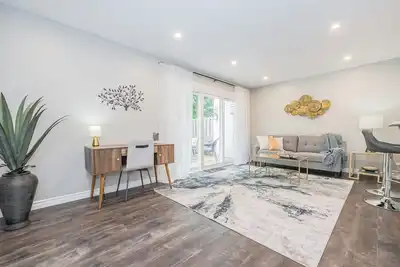 Image de Executive Townhouse in Central Waterloo