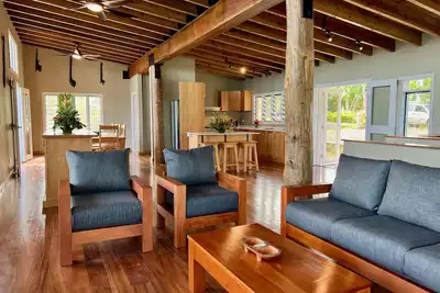 Image de Luxury Villa near Pacific Harbour! Pool and Ocean access!