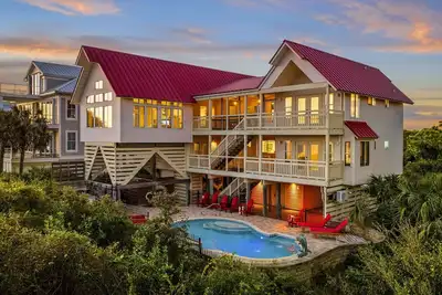 Family Beachfront Oasis ~ Great Ocean View ~ Pool