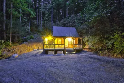 Image de Secluded Mountain Cabin in the Great Smoky Mountains -lots of recreation nearby!