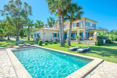 Image de Spacious & Stylish Country Villa, A\/C, Private Pool with Whirlpool, Superb Views 10 mins to Beaches!