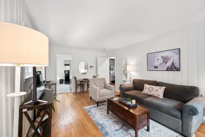 Image de Cozy & Chic in South Atlanta\/East Point, Hi Speed WiFi for remote work