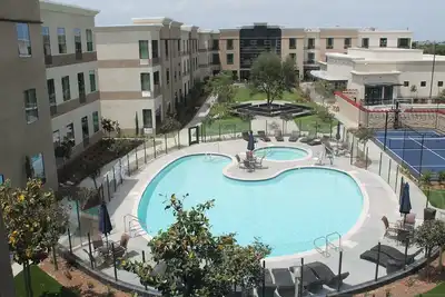 Image de King Suite | Free Breakfast. Pool Access.