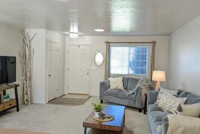 Image de Clean, Classy home in quiet neighborhood