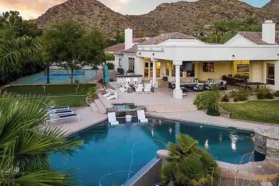 Image de Manor Retreat - Contemporary Luxury Villa w/ Picture Perfect Mountain Views!
