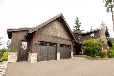 Image de Center of Suncadia with games, walkable, close to golf & wedding venues