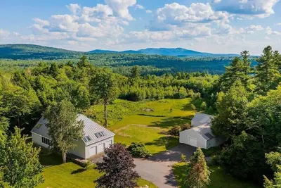 Image de Modern 7-Br Chalet Minutes to Mt. Sunapee