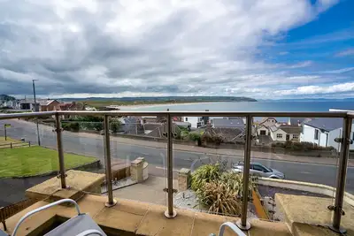 Image de 3 mins from Golf and Beach -Rest & Relaxation