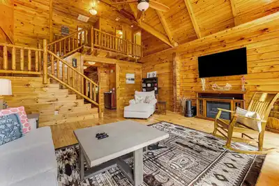 Image de Game Room + Lake Hartwell Access: Fair Play Home