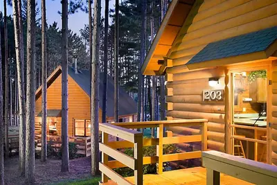 Image de 2 Bedroom Resort Cabin in Wisconsin Dells- Christmas Mountain