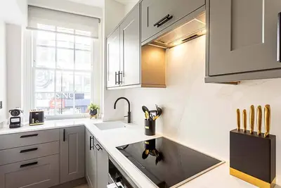 Modern Edgware Apartment