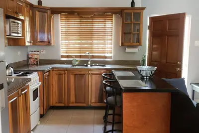 Image de Homey Bjorn Chateau, Super Quiet, Relaxing & Clean, Great for Family or Friends.
