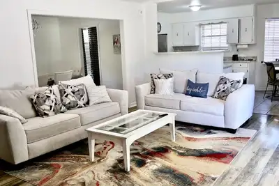 Image de Home Away From Home nestled in the Heart of West Mobile