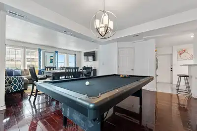 Image de Oversized Family Beach Block Duplex with Game Room