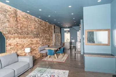 Image de Blue&Brick walls freshly refurnished Old Mtl unit