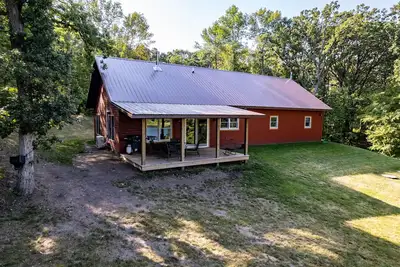 Image de Modern Cabin on the Water - Very Cozy\/Secluded! Grill, Kayaks\/Canoe, Pet Friendly