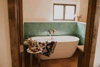 Image de Hot Tub + Pool! Coyote Suite at The Desert Compass in Old Town