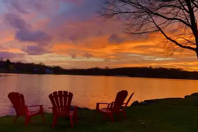 Image de Pocono Lakefront Cabin