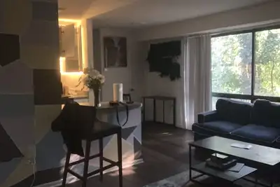 Image de luxury fully renovated condo (events allowed