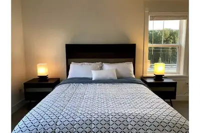 Image de New! Cozy Modern Townhouse Minutes from Rdu & Rtp