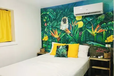 Image de Unique Art Apt 3c w\/ Pool Near Beach & Nightlife\n