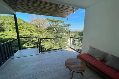 Image de Great Location. Walking distance to the beach!