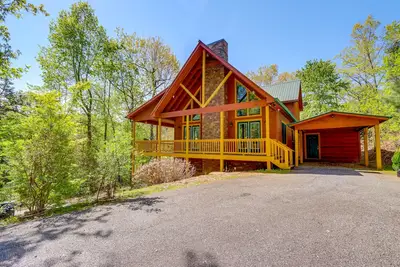 Image de Lavish Hiawassee Cabin - Great for Families!