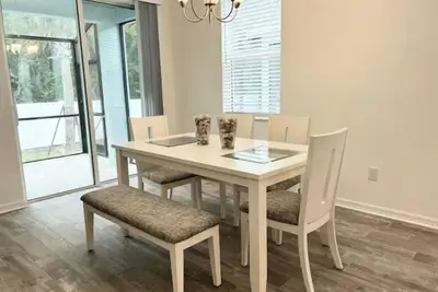 Image de Luxury New Home * Free Parking * Close to Beach