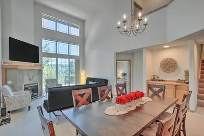 Image de Bright Klamath Falls Townhome w/ Resort Perks
