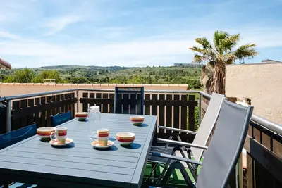 Image de Vc17 Confortable pavillon climatisé dans résidence avec piscine