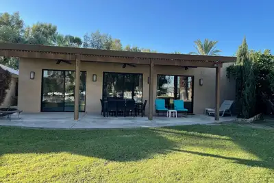 Image de Gorgeous mountain views, close to Coachella, walking distance to Tennis Garden.