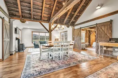 Image de Converted Carriage Barn | The Carriage House Unit1
