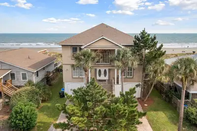 Image de All Occasion House! Grand Oceanfront Home, Direct Beach Access, Large Ocean View Windows