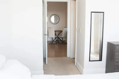 Image de Very cozy large 2/2 Mississauga condo with parking.