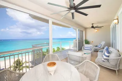 Image de Beachcomber 34 by Grand Cayman Villas