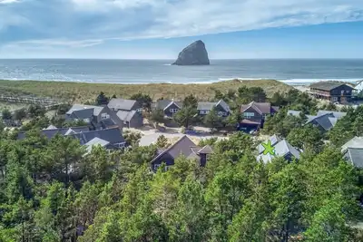 Image de Barefoot Bungalow-Beautiful Home*Fireplace*Deck*Bbq*Open Floor Plan*Close Beach