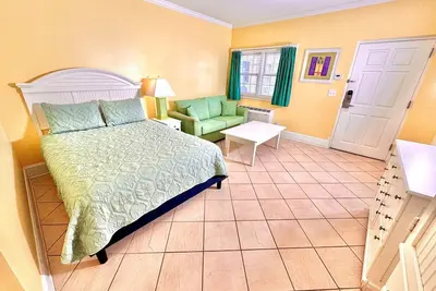 Image de Pet-friendly, 3 Blocks to Beach, Pool! Unit 204