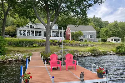 Image de Your Own Private Lakefront Family Compound! - 250' Frontage w/ Spectacular Views