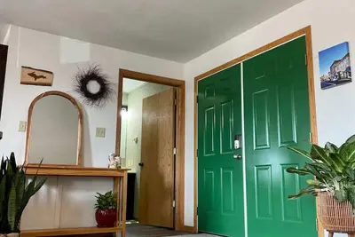 Image de Downtown \"Green Room\" at Villages on Aurora