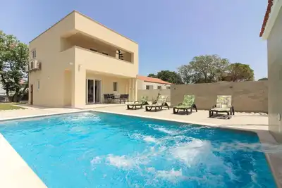 Image de Maison de vacances Peroj pour 1 - 6 personnes avec 3 chambres à coucher - Maison de vacances