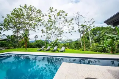 Image de 2 bedrooms, large pool and fast wifi!