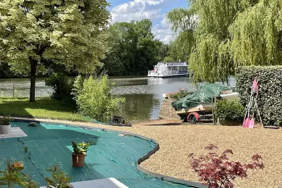 Image de Vue exceptionnelle et accès direct sur la Mayenne en face du halage