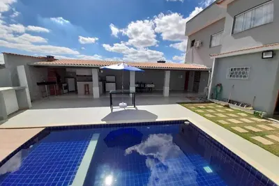 Image de Charming House With Pool